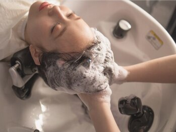 ジルヘアービカミ(Jill hair bikami)の写真/【2ヶ月以上の持続力】癖と広がりには髪質改善トリートメントで、ずっと触っていたくなる柔らかな髪質に◎