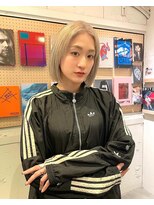 ルーム(Loom.)&nbsp;ハイトーンボブ ブロンドボブ 切りっぱなしボブ ぱっつん前髪