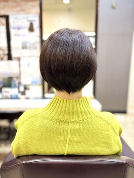 トレセッテ(tre sette) 暖かみのあるウォームブラウンカラー/ショートボブスタイル