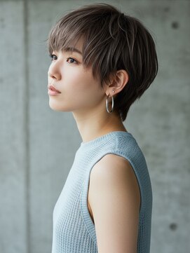 ロビー 青山(ROBBY) マッシュショート/透け感アッシュグレージュ/大人ショート