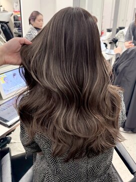 ヘアサロン リボーン(Hair salon Reborn) 王子ロング白髪ぼかしハイライト
