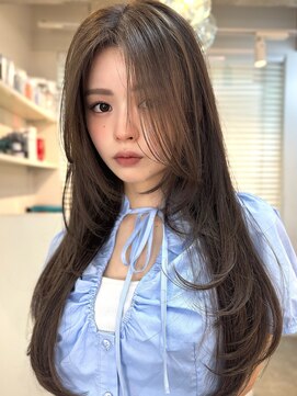 イヴォーク トーキョー(EVOKE TOKYO) ミディアムレイヤーバタフライカット髪質改善ハイレイヤー
