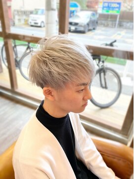 トルチェ(toRtue) ホワイトシルバー 束感ショート