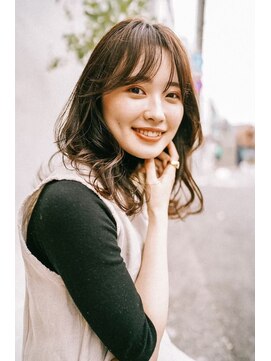 ドットハリス(.Hallis) 大人かわいい/小顔/ミディアムレイヤー/20代30代40代