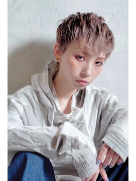 クシュ 所沢西口プロぺ通り(kusyu... ) ヘーゼルグレージュホワイトシルバーホワイトブロンド浴衣ヘア