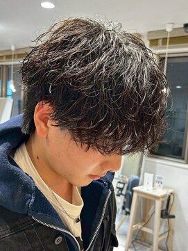 アイトーキョープラスシー 横浜(AI TOKYO+Sea) ツイストスパイラルパーマセンターパートツイストパーマ/横浜駅