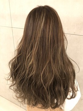 グランアディクト(Gran addict) アッシュ系ハイライトカラー