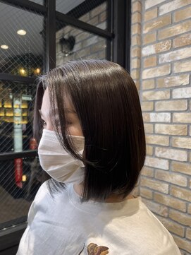 モナン 渋谷(Monan) グレージュカラーの透明感で重すぎないミニボブ！