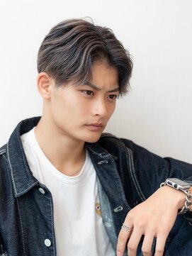 イオ 本厚木(io) メンズバレイヤージュセンターパート束感コンマヘアハイライト