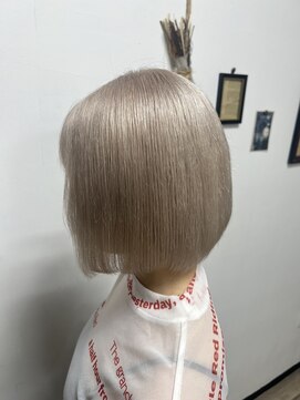 ヘアーデザインサロン スワッグ(Hair design salon SWAG) ハイトーン　ボブ　ホワイトベージュ