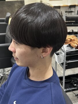 ヒュイル バイ ニアウ(Hwyl by Niau) ラウンドマッシュパーマニュアンスパーマメンズ刈り上げ