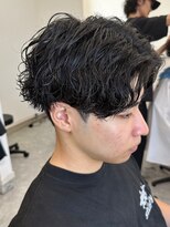 フゥ 宇都宮(FeU)&nbsp;栃木メンズパーマメンズカットセンターパートメンズマッシュ緩め