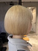 切りっぱなしボブミニボブダブルカラー抜きっぱなしブロンド