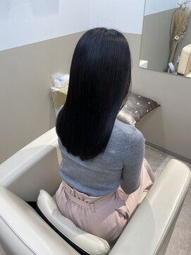 シュヴーブリヤン(cheveux brillants) 『美しい清潔感』上品にまとまる艶のある黒髪