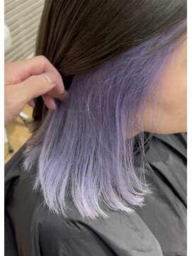 ヘアスペース リズム グリーン(Hair space Rizm green) ペールパープルのインナーカラー