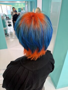 ユー イケブクロ(u Ikebukuro) ショートウルフ/デザインカラー/青/オレンジ