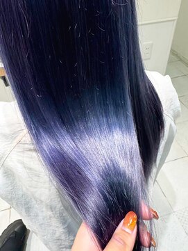 モーラ 鳳店(MOLLA) 透明感ネイビーブルー