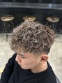 スティーロ 渋谷(Steelo) 海外の明るい地毛風で作り上げるハイライトパーマで海外スタイル