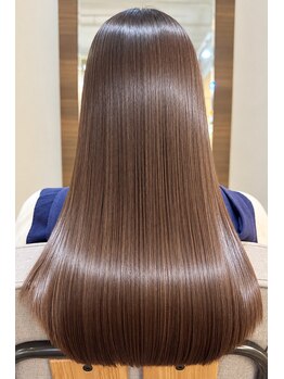 ヘアーカリダ(hair CALIDAD)の写真/美しいツヤとまとまりが叶うメテオカラー。髪質改善で理想の美髪を目指すサロンへ！