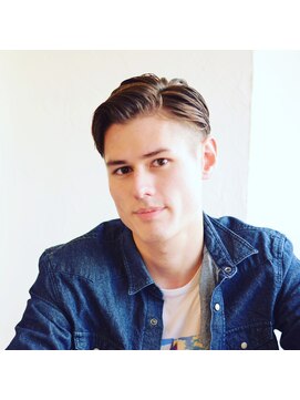 ヨナサン(Yona Saint) モダンメンズショートスタイル