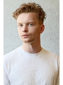 アンフェインド02(UNFEIGNED 02) 外国人パーマ/MEN’S HAIR/波巻ツイストスパイラル/伏見/栄