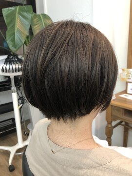 アメリ(Ameri) -Ameri-丸みショート　×   ブルーアッシュ