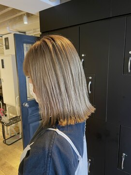 エル 北千住(elu) 切りっぱなしボブブロンドミルクティー【担当高橋】