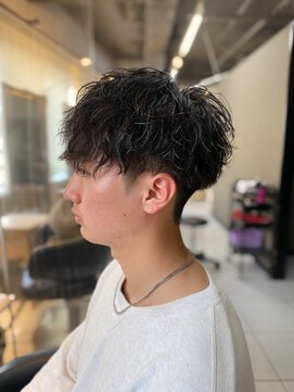 アイズ 海老名(AIZU) ツイストスパイラルパーマ波巻きスパイラルパーマメンズマッシュ