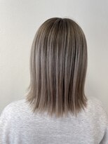 リア(Lia)&nbsp;ミルクティー×外ハネ