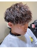 強めツイストスパイラルパーマツーブロックマッシュ
