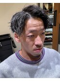 波打ちツイストスパイラルパーマセンターパート