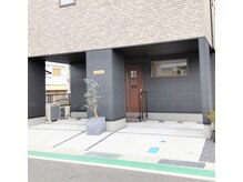 駐車場は停めて頂きやすいと思います。