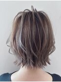 外ハネアッシュ♪大人可愛い20代30代40代前下がりショート