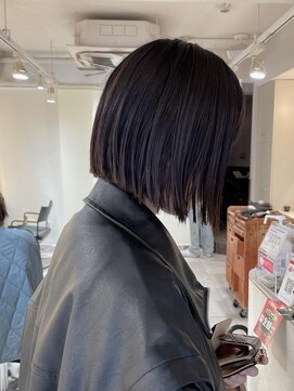 キャンバス バイ ネオリーブ 横浜西口(Canvas by neo.) ぱらっと ほつれる 切りっぱなしボブ　前下がりボブ