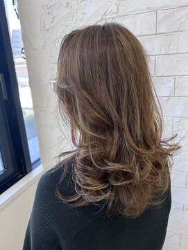 ロックス ヘアー ギャラリー(Rocks hair gallery) 透明感×立体感♪ 大人可愛いハイライト×レイヤースタイル