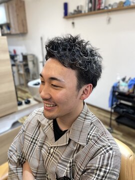 ツバメ(Tsubame) ツイストパーマ×アップバング