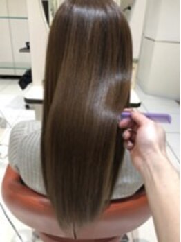 ヘアーアンドメイク モコモコアンドモコモコキッズ 千葉店の写真/【髪質改善】酸熱トリートメントなど種類が豊富！潤いのある艶やかな美髪は《モコモコ千葉店》にお任せ♪