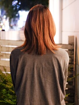 乾かすだけで決まるミディアムレイヤースタイル