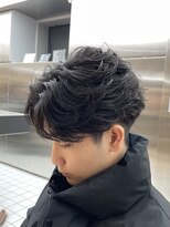 フィフスパーク(fifth PARK)&nbsp;渋谷センターパートフェザーパーマ毛流れパーマ色気メンズカット