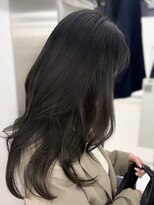 エヌアイ オモテサンドウ(ni omotesando)&nbsp;オリーブグレージュ/レイヤーカット/暗髪　上野