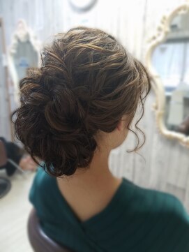 ラピスラズリ(Lapis Lazuli) アップスタイル　11 (熊本 下通 ヘアセット専門店)