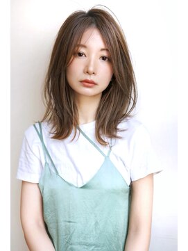 ルエ(rue) 30代40代小顔ふんわりくびれ無造作カールひし形Cカーブセミディ