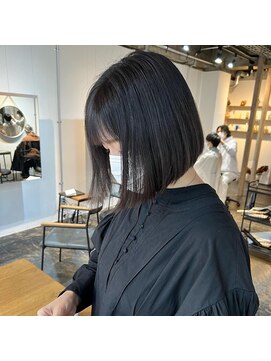 バド(bado) 透き通る暗髪