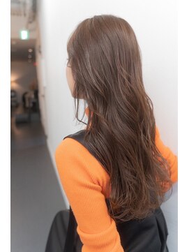 シア(sia) ナチュラルベージュ/モテ髪ロング/韓国ヘア/シースルーバング