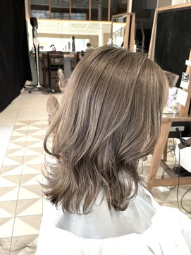 バブ バイネオリーブ(Bab by neolive) 外ハネくびれヘア