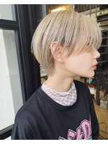 シアン(cyan)&nbsp;ブロンド×ショート