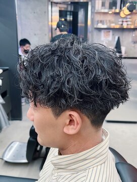 グナスティバイダムディー トウキョウ(GNASTY by DAMDEE TOKYO) ツーブロックマッシュ/波巻き/ハイライト/束感[大宮/理容室]