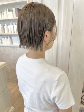 キャアリー(Caary) 福山市美容室Caary ピタッとミニボブ シアーアッシュベージュ