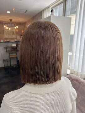 トゥーミー(to mee) シルキーベージュ♪【新田】