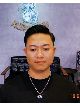 タフ バーバーショップ(TOUGH BARBER SHOP) サイドパート　side part